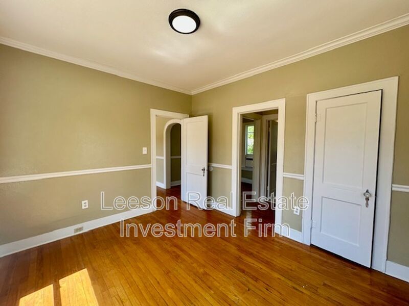 Charming 1 Bedroom 1 Bath Garage Apartment in Highland Neighborhood! property image