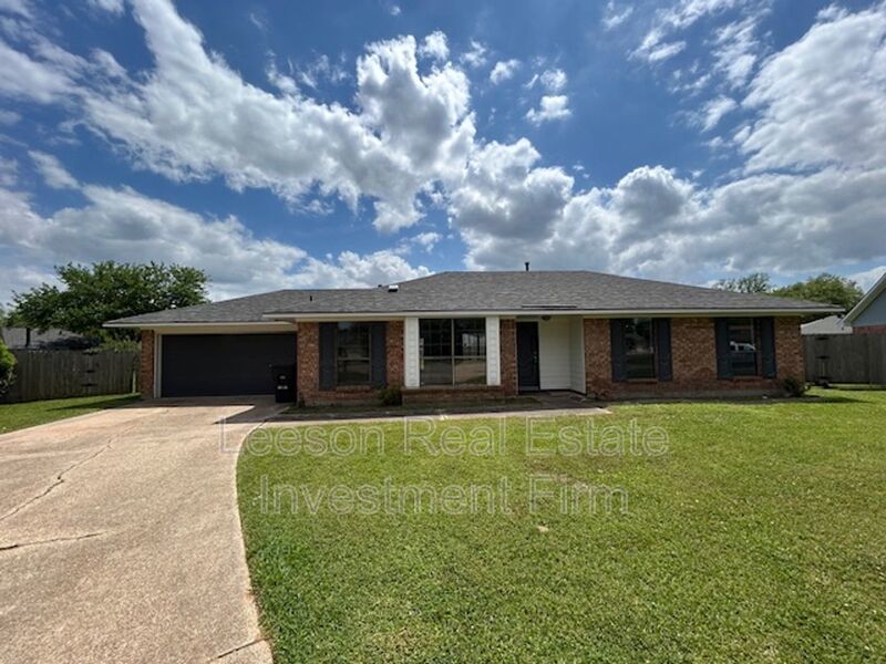 3 Bedroom / 2 Bath Home Available property image