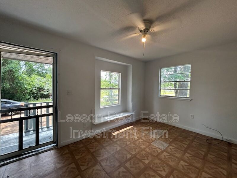 1 Bedroom 1 Bath Duplex Available property image