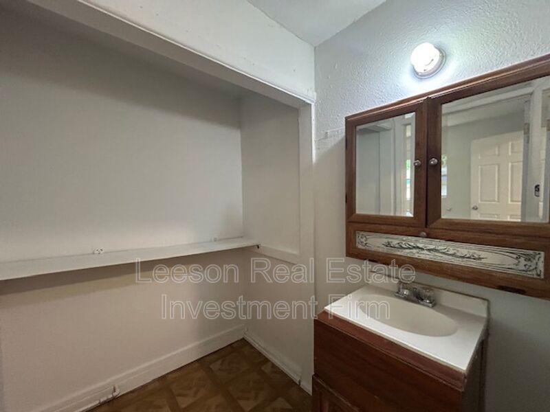 1 Bedroom 1 Bath Duplex Available property image