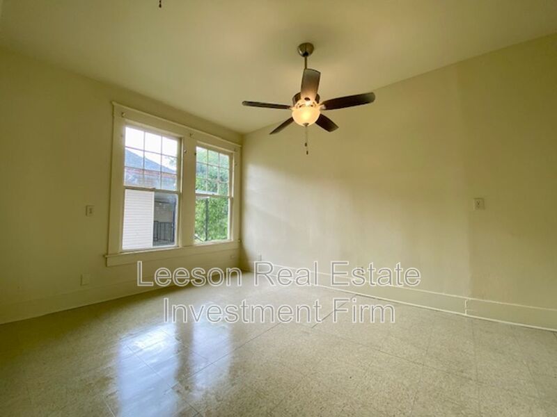 Large 3 Bedroom 1.5 Bath Upstairs Unit Available in Highland! property image