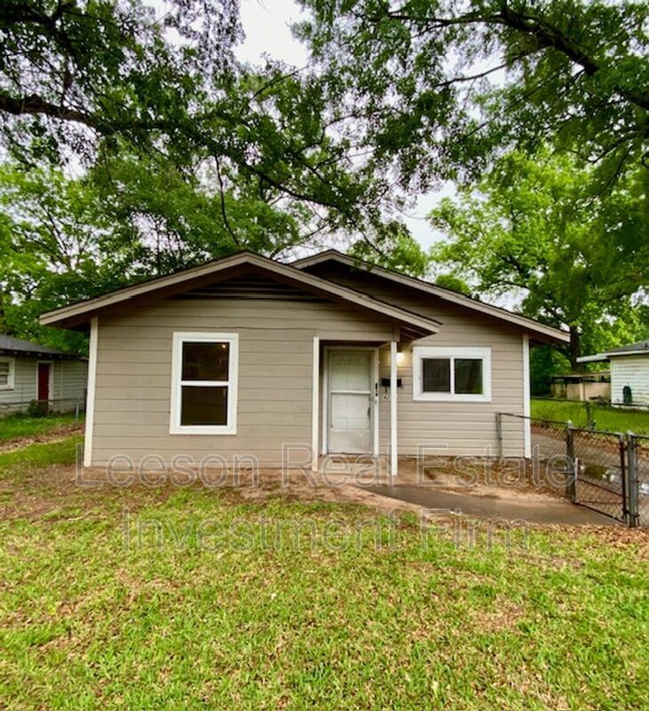 2 Bedroom 1 Bath Home Available in Cedar Grove Neighborhood! property image