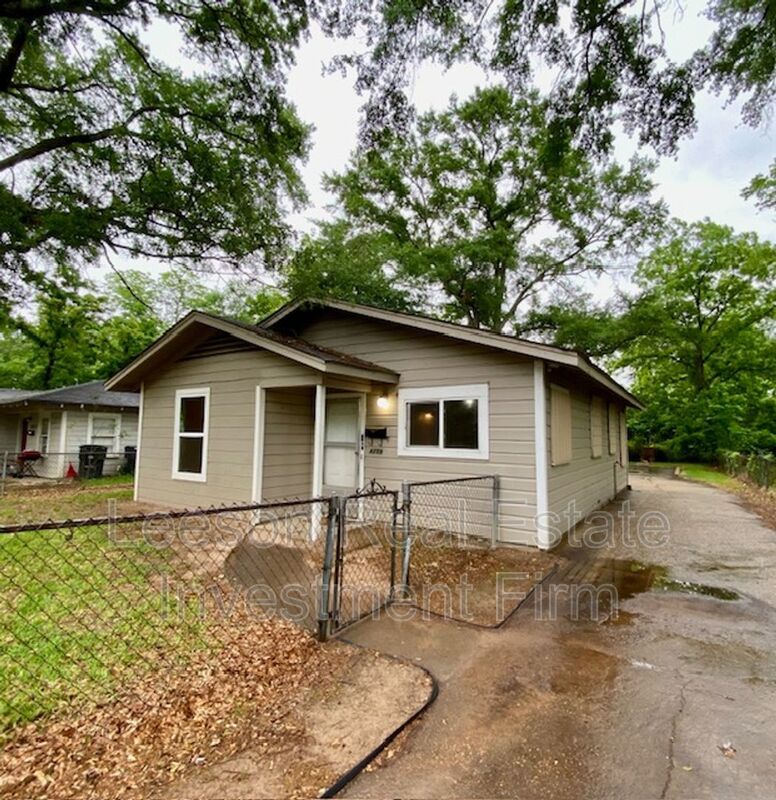 2 Bedroom 1 Bath Home Available in Cedar Grove Neighborhood! property image