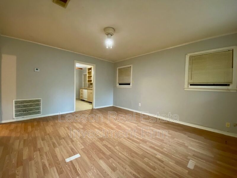 2 Bedroom 1 Bath Home Available in Cedar Grove Neighborhood! property image
