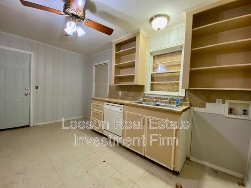 2 Bedroom 1 Bath Home Available in Cedar Grove Neighborhood! property image