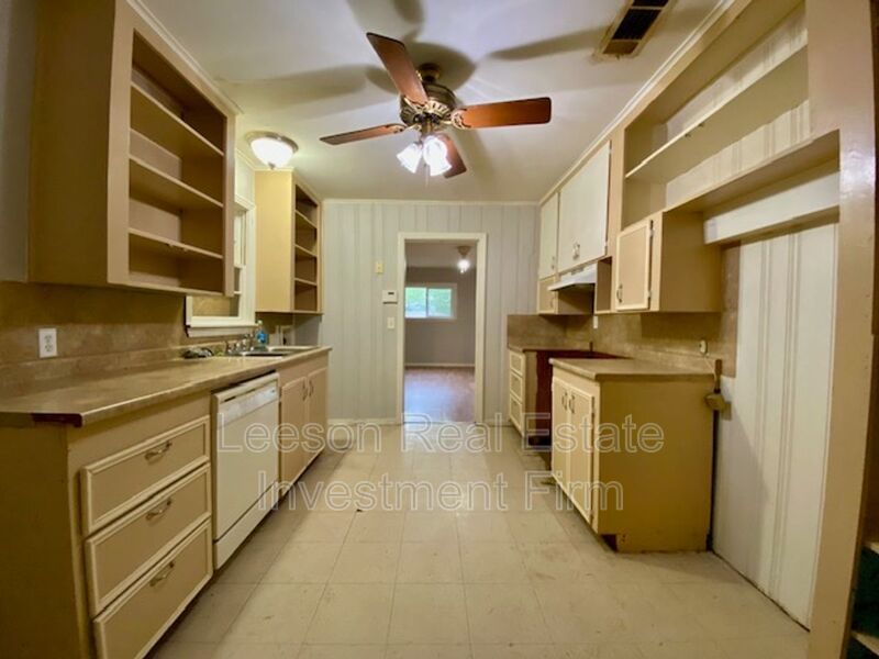 2 Bedroom 1 Bath Home Available in Cedar Grove Neighborhood! property image