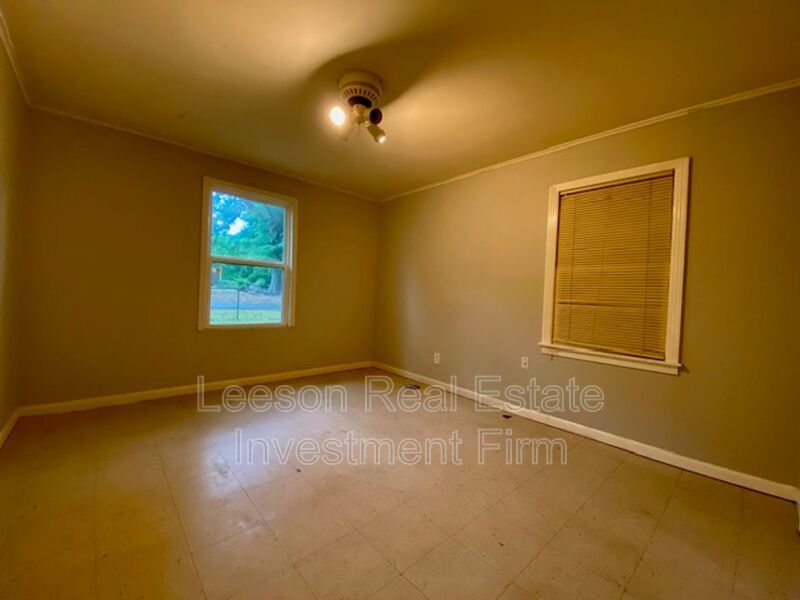 2 Bedroom 1 Bath Home Available in Cedar Grove Neighborhood! property image