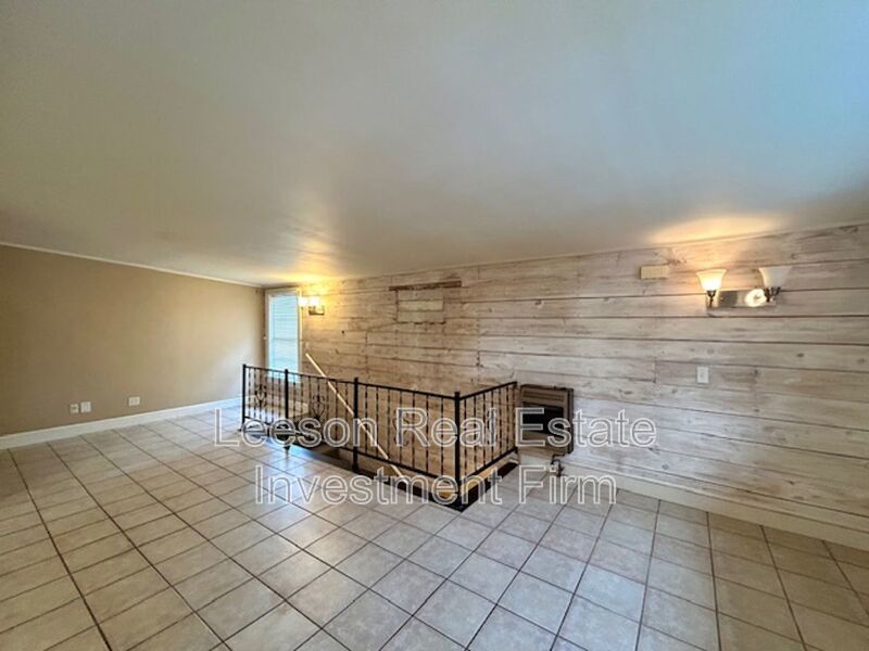 Large 2 bedroom 2 bath in Fairfield Historic District! property image