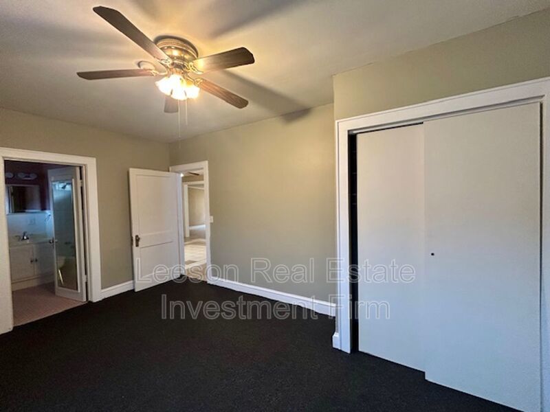 Large 2 bedroom 2 bath in Fairfield Historic District! property image