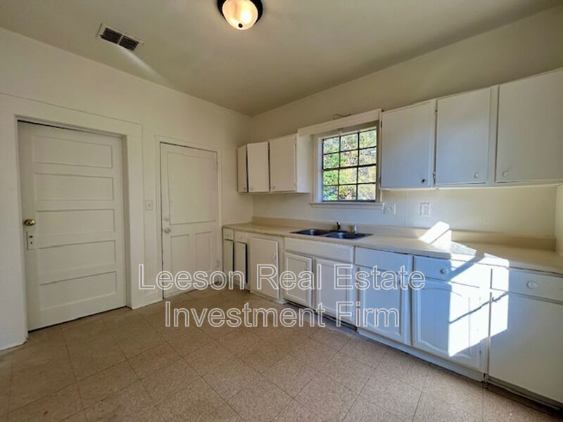 2 Bedroom 1 Bath Home Available for Rent! property image