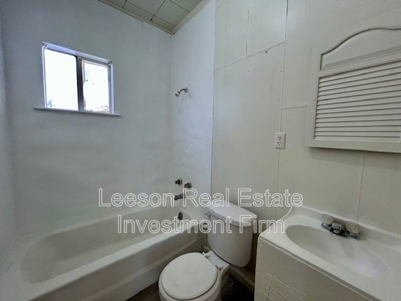 2 Bedroom 1 Bath Home Available for Rent! property image