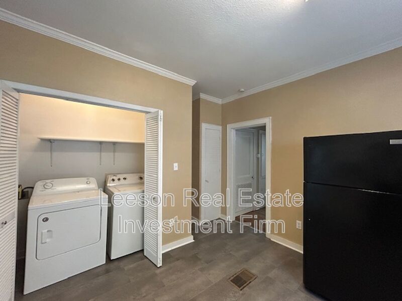 Beautiful 1 Bedroom 1 Bath Available In Highland property image
