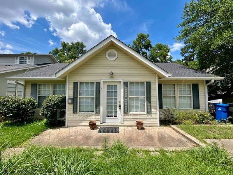 Elegant 3 Bedroom 2 Bath Home Available in South Highlands property image