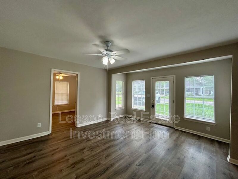 Elegant 3 Bedroom 2 Bath Home Available in South Highlands property image