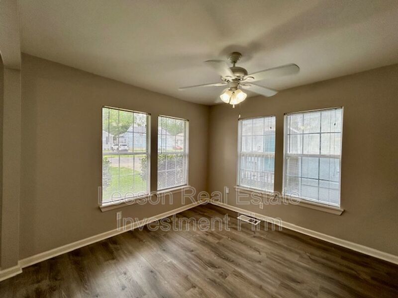 Elegant 3 Bedroom 2 Bath Home Available in South Highlands property image