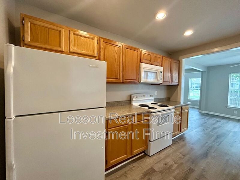 Elegant 3 Bedroom 2 Bath Home Available in South Highlands property image
