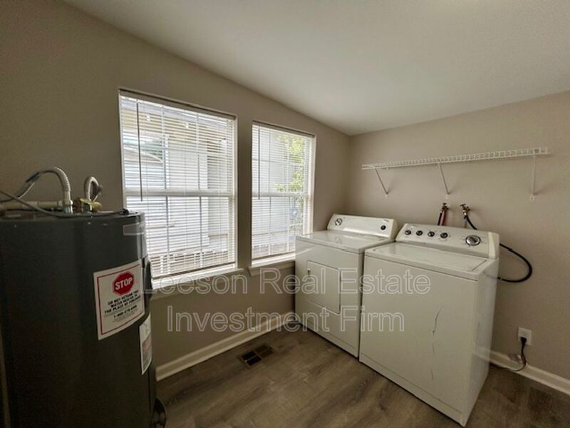Elegant 3 Bedroom 2 Bath Home Available in South Highlands property image