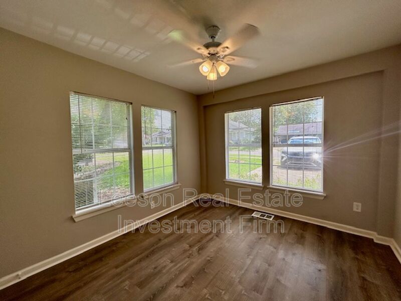 Elegant 3 Bedroom 2 Bath Home Available in South Highlands property image
