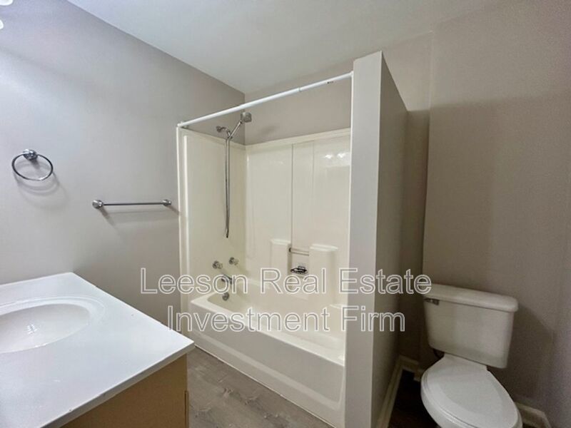 Elegant 3 Bedroom 2 Bath Home Available in South Highlands property image