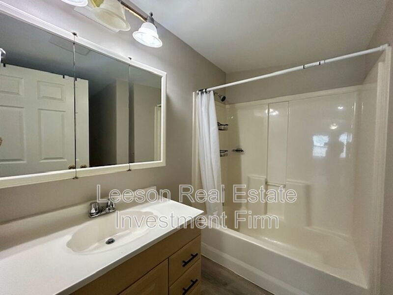 Elegant 3 Bedroom 2 Bath Home Available in South Highlands property image