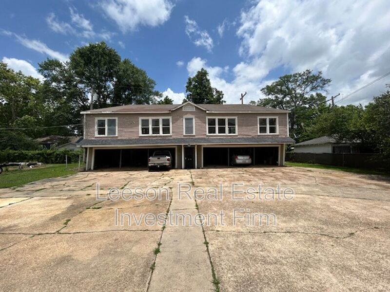 Charming 1 Bedroom 1 Bath Garage Apartment in Highland Neighborhood! property image