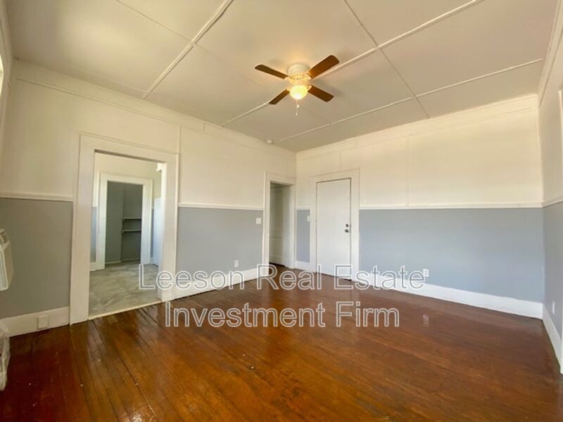 HISTORICAL HIGHLAND APARTMENTS FOR RENT !! 4 PLEX (Upstairs) property image