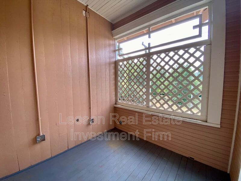 HISTORICAL HIGHLAND APARTMENTS FOR RENT !! 4 PLEX (Upstairs) property image