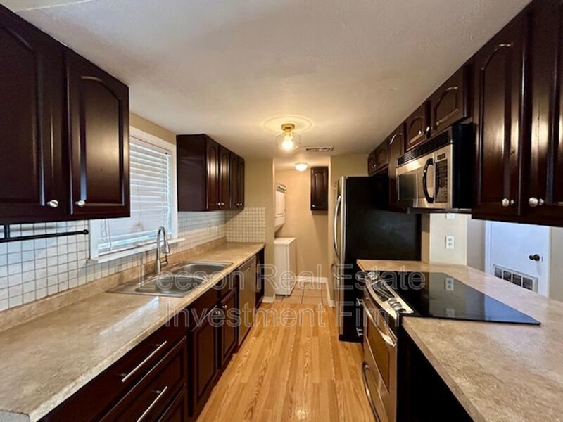 Beautiful 2 Bedroom 1 Bath Rental in Springlake-University Terrace property image