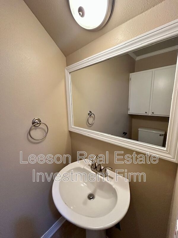 Beautiful 2 Bedroom 1 Bath Rental in Springlake-University Terrace property image