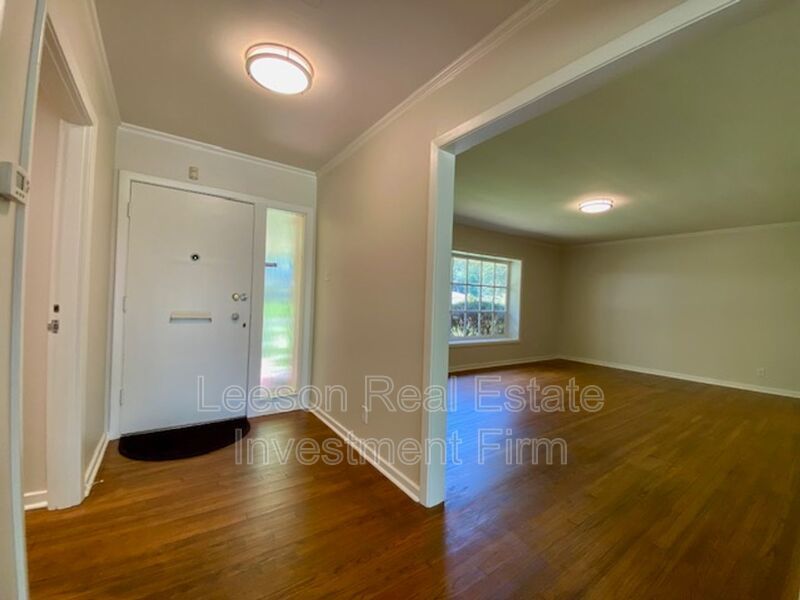 Welcome to Broadmoor!  Beautiful 3 Bedroom 2 Bath Rental Available property image