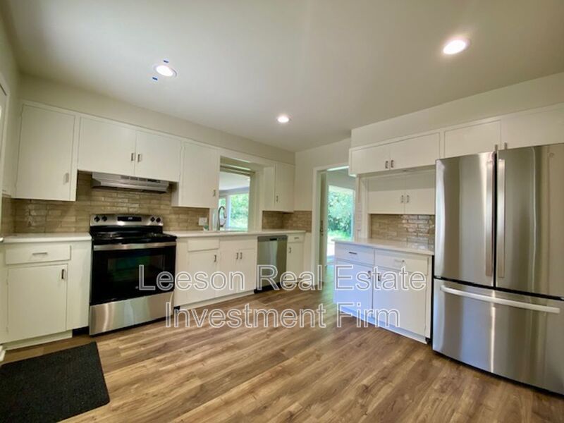Welcome to Broadmoor!  Beautiful 3 Bedroom 2 Bath Rental Available property image