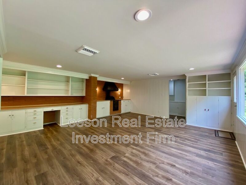 Welcome to Broadmoor!  Beautiful 3 Bedroom 2 Bath Rental Available property image
