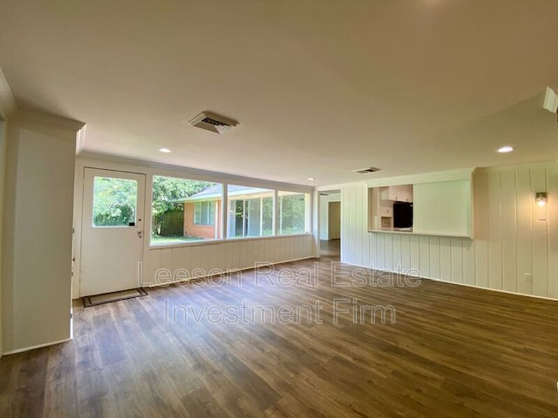 Welcome to Broadmoor!  Beautiful 3 Bedroom 2 Bath Rental Available property image