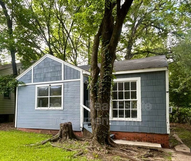 Charming 2 Bedroom 1 Bath Rental Available property image