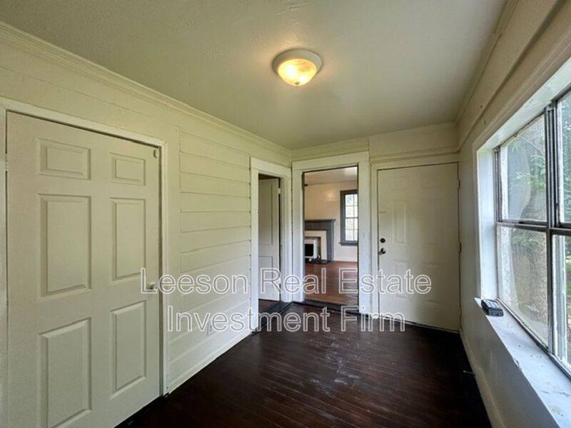 Charming 2 Bedroom 1 Bath Rental Available property image