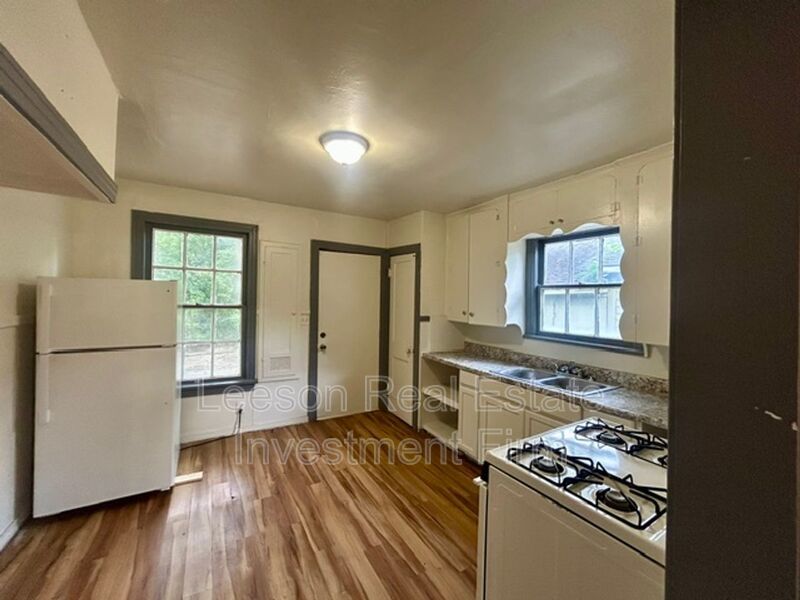 Charming 2 Bedroom 1 Bath Rental Available property image