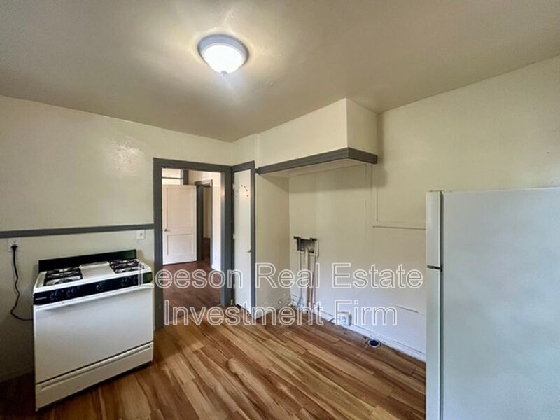 Charming 2 Bedroom 1 Bath Rental Available property image