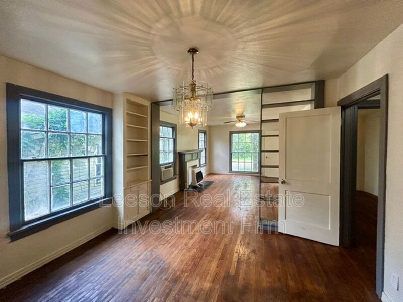 Charming 2 Bedroom 1 Bath Rental Available property image