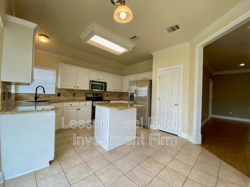 3 Bedroom 2 Bath Home Available in Stockwell Neighborhood! property image