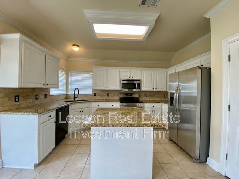3 Bedroom 2 Bath Home Available in Stockwell Neighborhood! property image