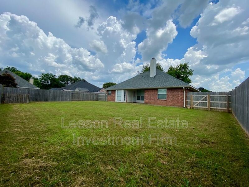 3 Bedroom 2 Bath Home Available in Stockwell Neighborhood! property image