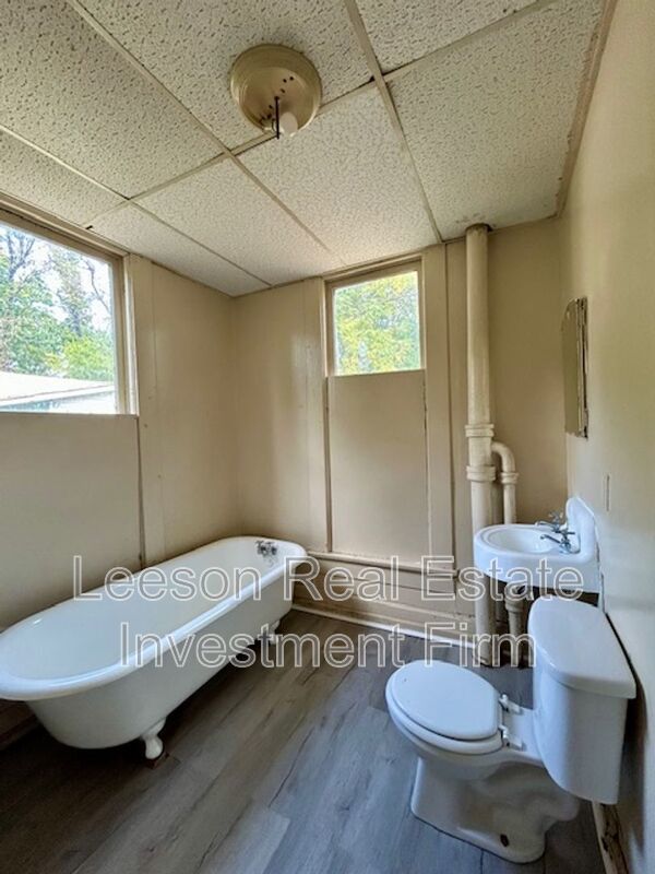 2 Bedroom 1 Bath House for Rent! property image