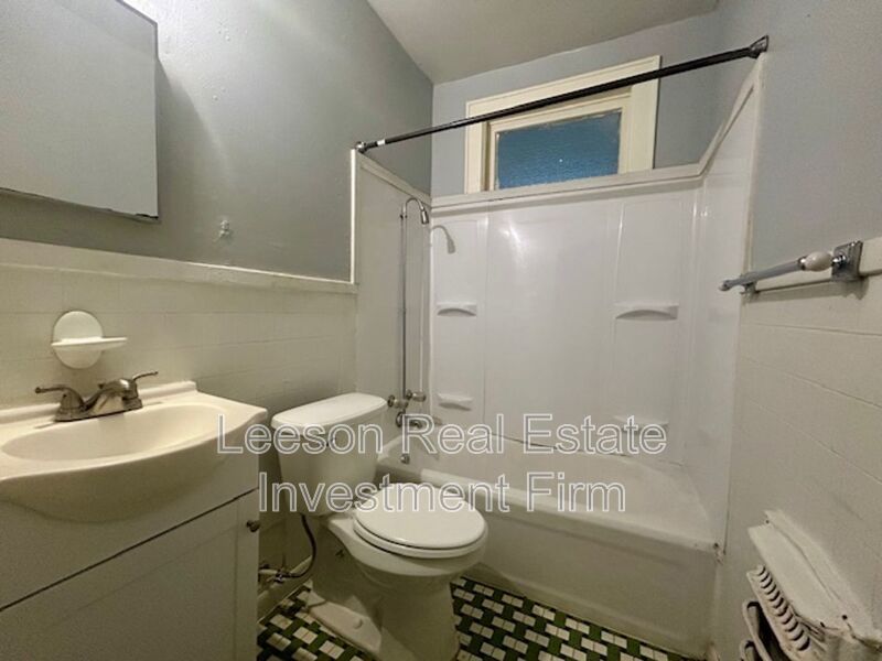 BEAUTIFUL, SPACIOUS 1 BEDROOM DUPLEX IN HIGHLAND property image