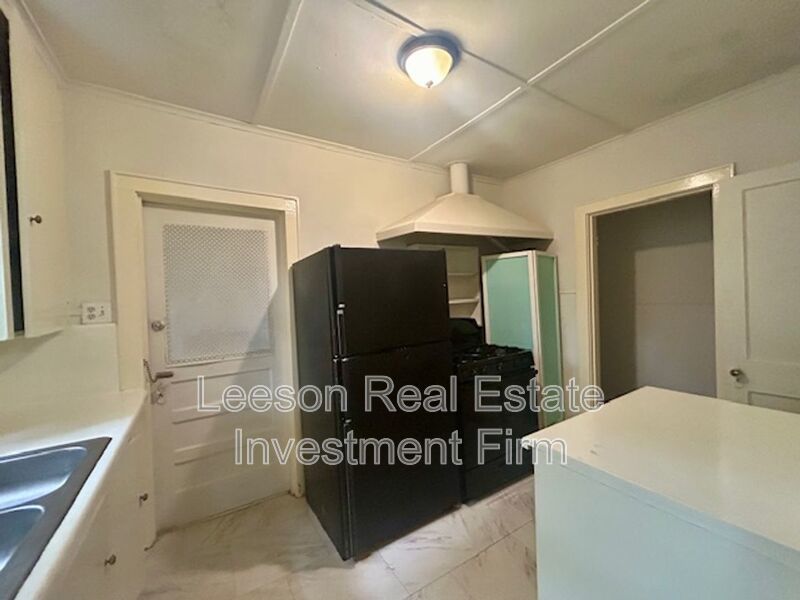 BEAUTIFUL, SPACIOUS 1 BEDROOM DUPLEX IN HIGHLAND property image