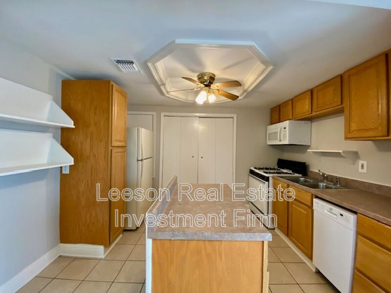 2 Bedroom 1 Bath Detached Apartment Available in South Highland! property image