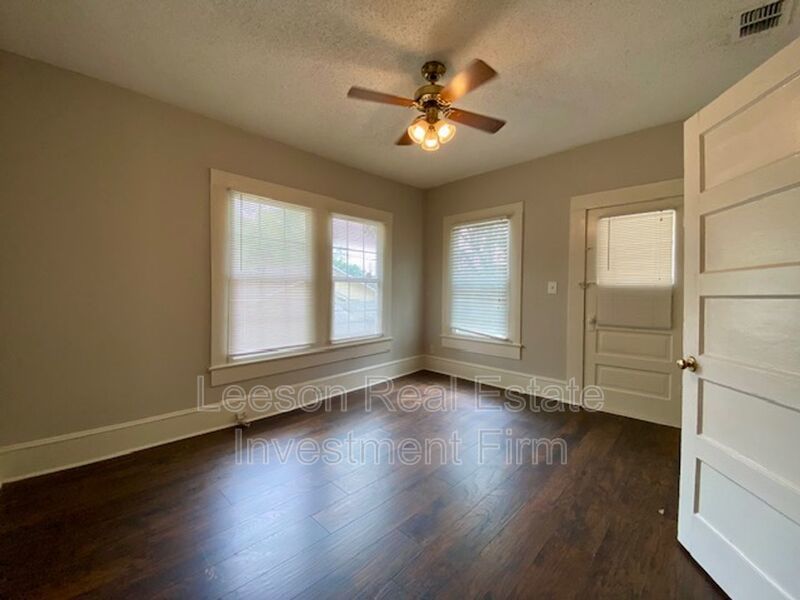 2 Bedroom 1 Bath Detached Apartment Available in South Highland! property image