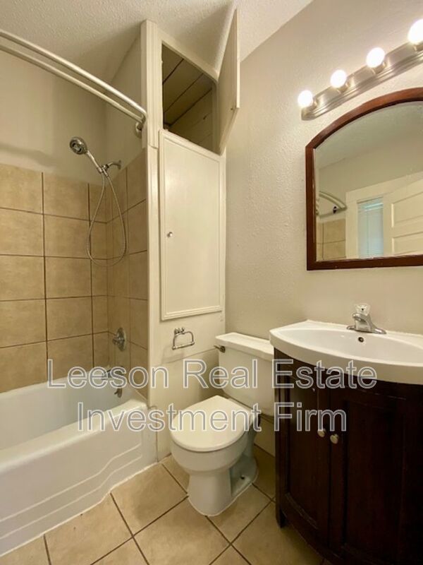 2 Bedroom 1 Bath Detached Apartment Available in South Highland! property image