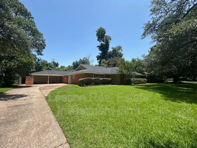 Welcome to Broadmoor!  Beautiful 3 Bedroom 2 Bath Rental Available property image