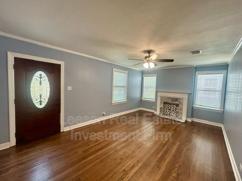 Gorgeous 3 bedroom 2 bath home in Highland/Stoner Hill Neighborhood property image