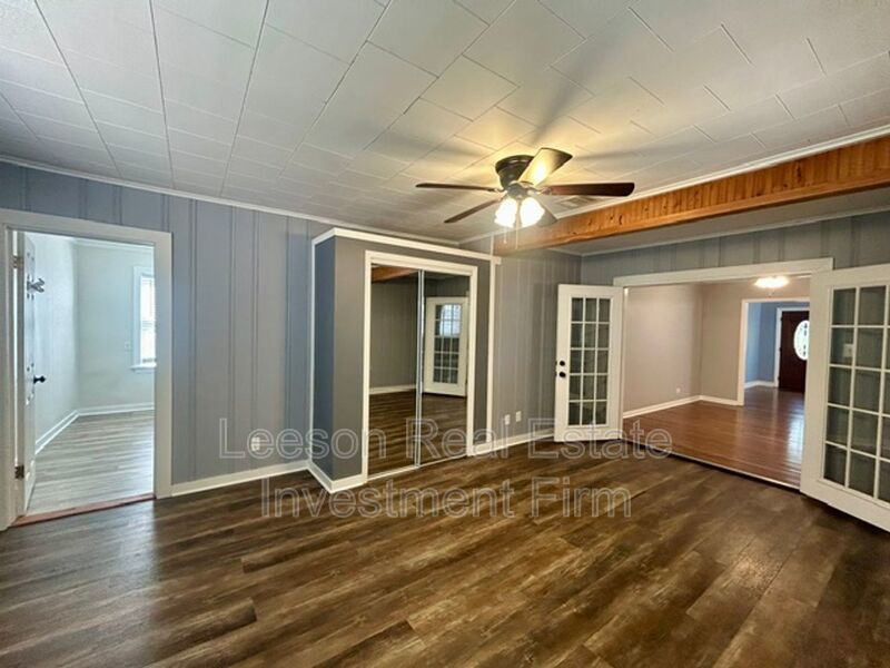 Gorgeous 3 bedroom 2 bath home in Highland/Stoner Hill Neighborhood property image
